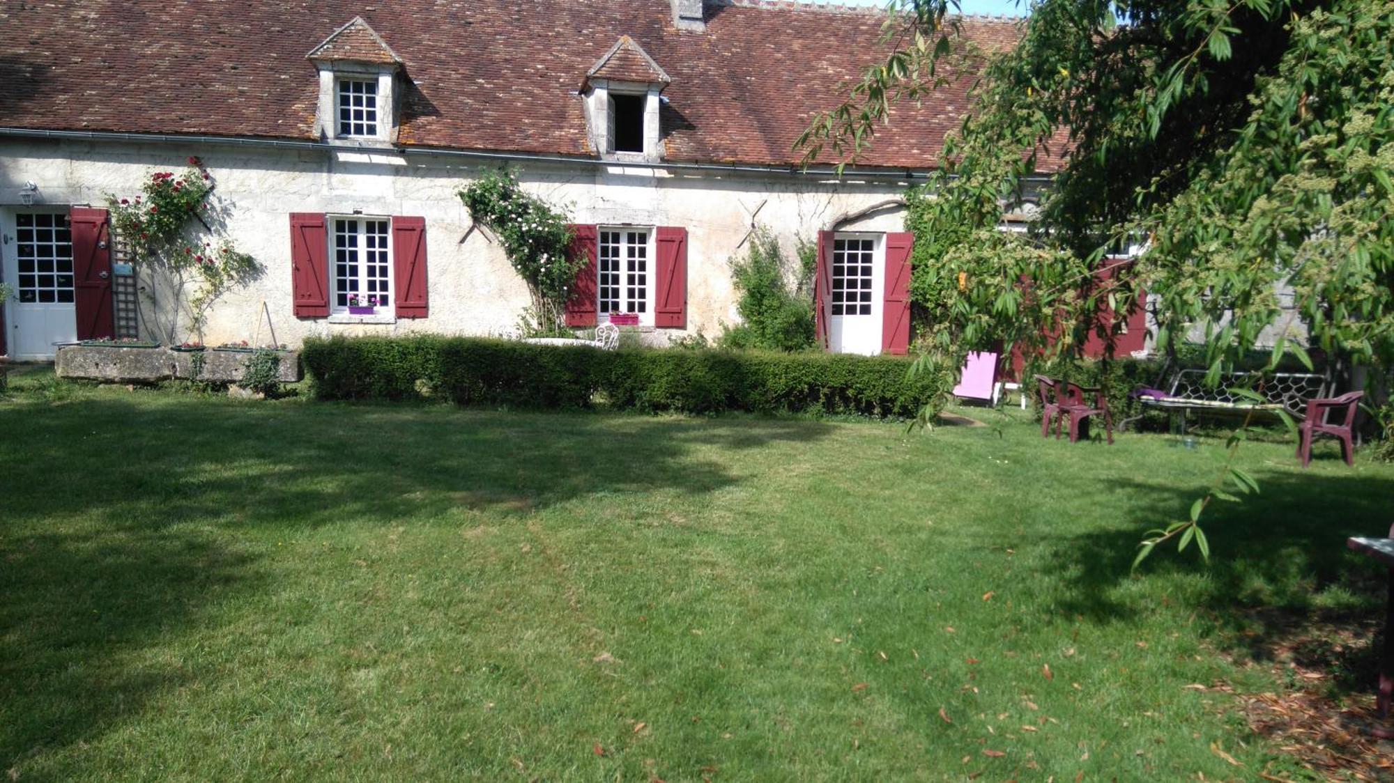 Le Vol Du Papillon Treigny Exterior foto